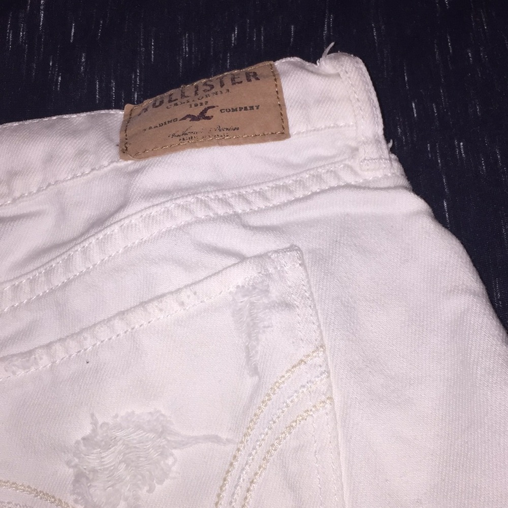 Shorts - Picture 3 of 4